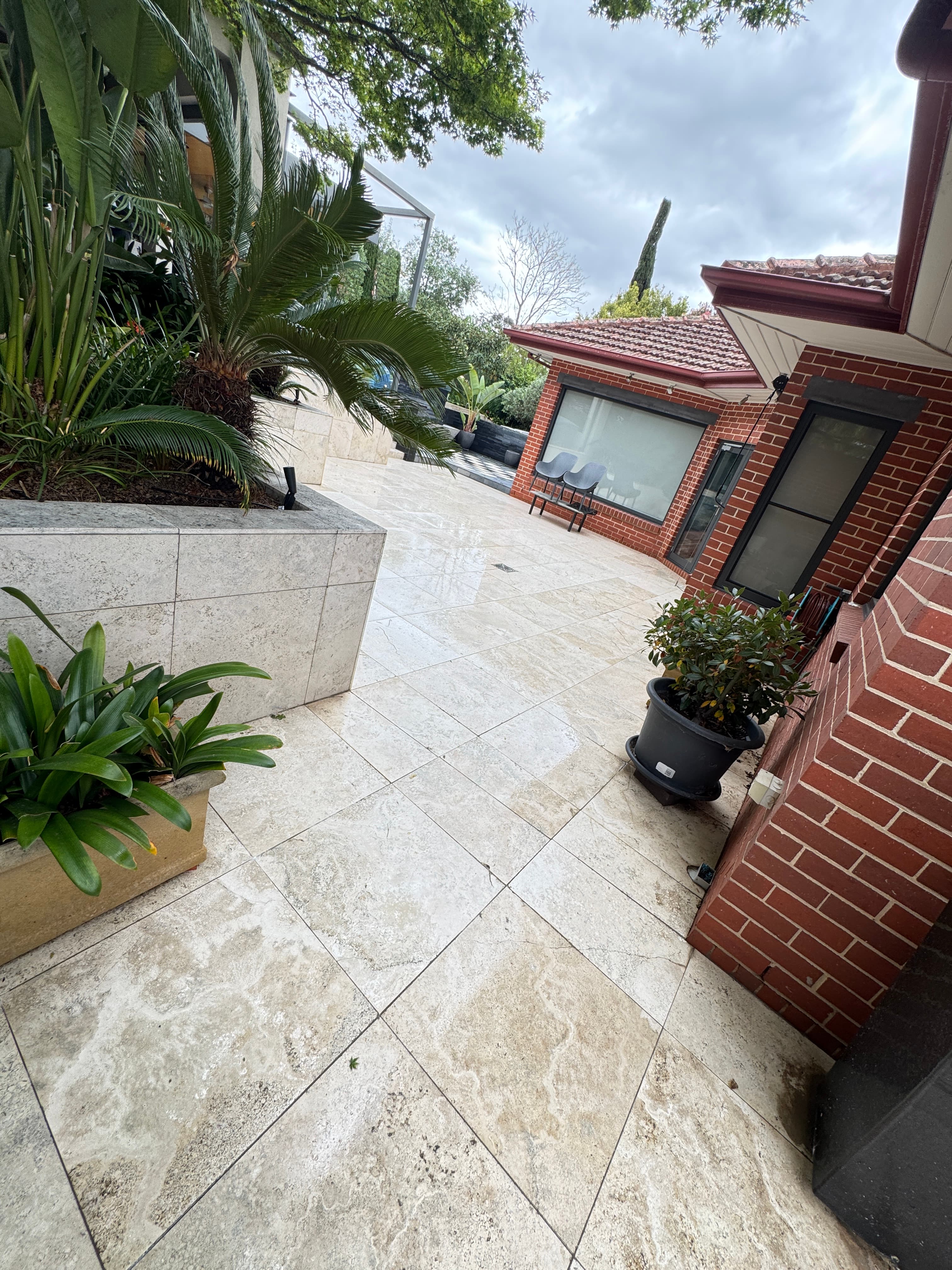 Full property in Bentleigh
